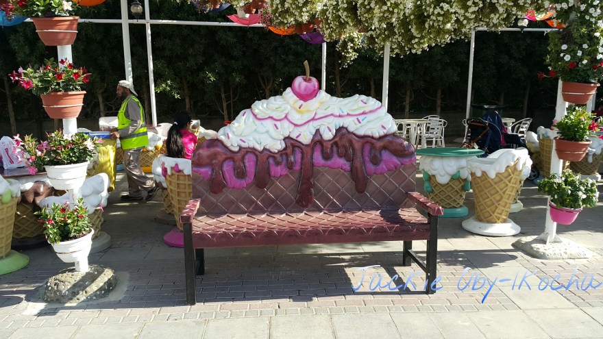 Ice_cream_chair[1]
