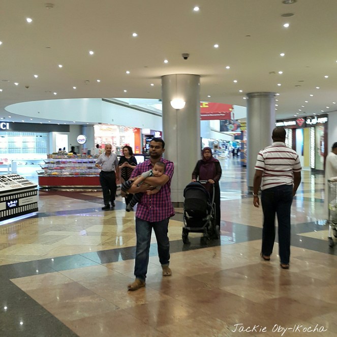 Daddy_carrying_baby[1]